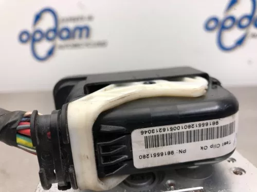 ABS Pomp-7737594 (16826361)