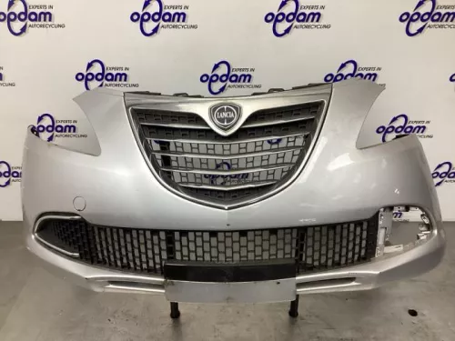 Voorbumper-8115130