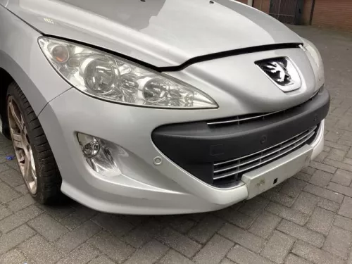 Voorbumper-8242724 (21775794)