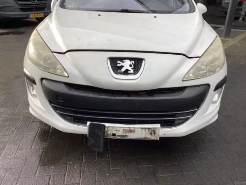 Voorbumper-8258700 (21662657)