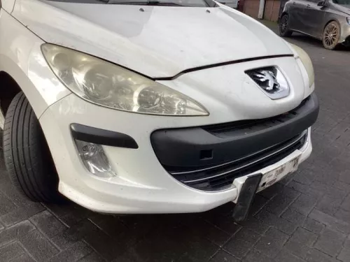 Voorbumper-8258700 (21662657)