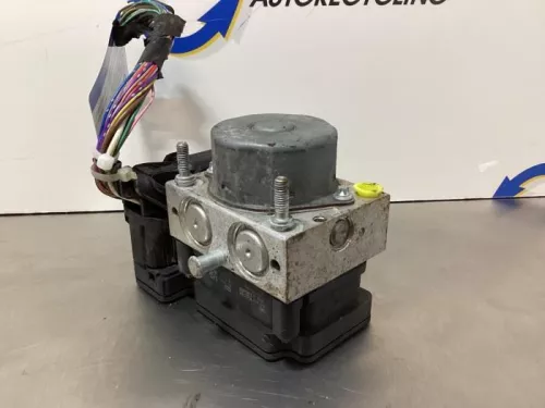 ABS Pomp-7609473 (15791162)