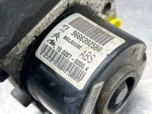 ABS Pomp-8151114 (22447171)