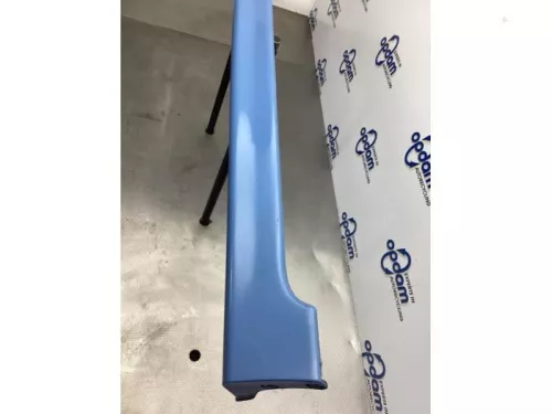 Zijskirt rechts-6446125 (14848148)