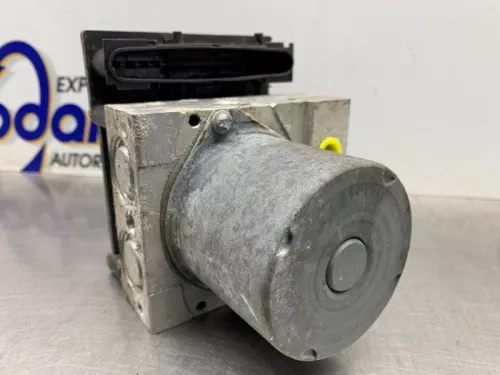 ABS Pomp-8225158 (21150488)