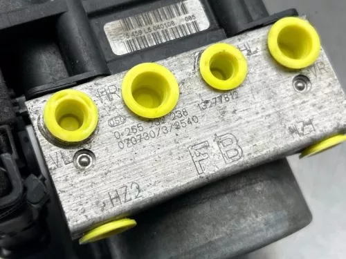 ABS Pomp-8289588 (22104361)