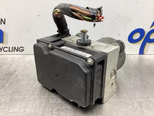 ABS Pomp-7934126 (17869129)
