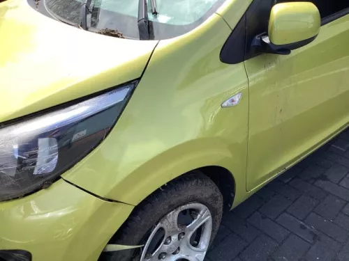 Scherm links-voor-8330442