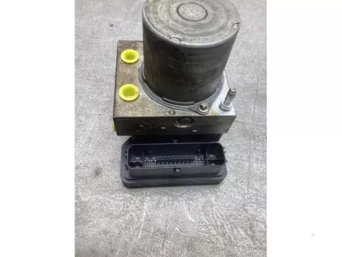 ABS Pomp-8238154 (21894847)