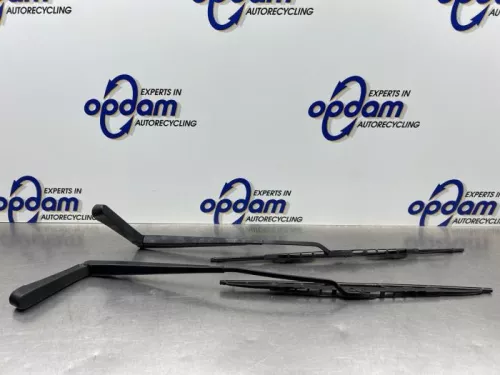 Ruitenwisserarm voor-8335455