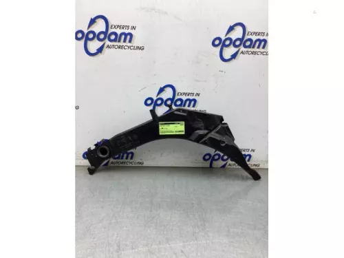 Ruitensproeiertank voor-8242967