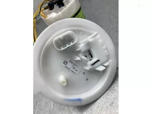 Benzinepomp-8295847