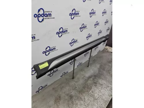 Zijskirt rechts-8206780