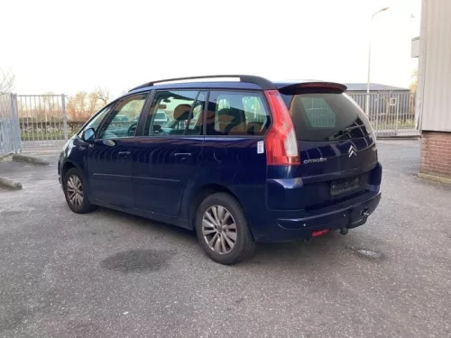 Achteras voorwielaandrijving-7986992 (18063063)