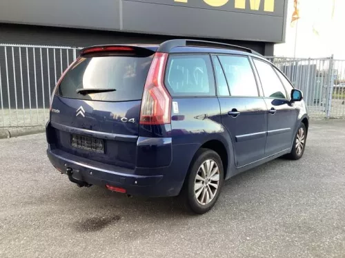 Achteras voorwielaandrijving-7986992 (18063063)