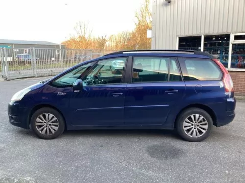 Achteras voorwielaandrijving-7986992 (18063063)