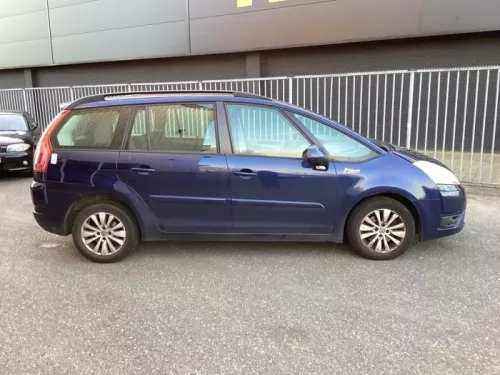 Achteras voorwielaandrijving-7986992 (18063063)