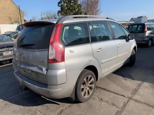 Achterbumper-8300412