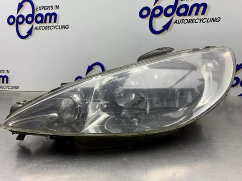 Koplamp links-8346888