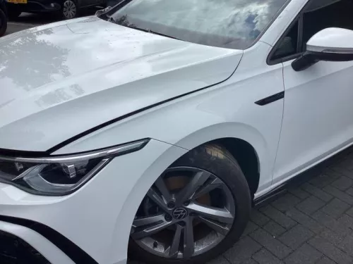 Scherm links-voor-8356467