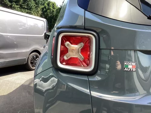 Achterlicht links-8202833