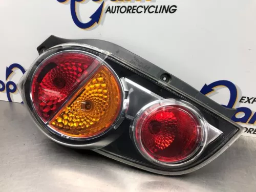 Achterlicht links-8206281 (21174525)