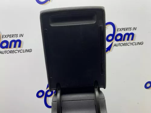 Armleuning-8203786 (21677117)