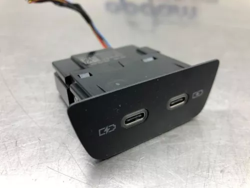 AUX/USB aansluiting-8158117 (20435754)