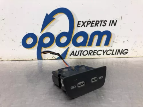 AUX/USB aansluiting-8158117 (20435754)
