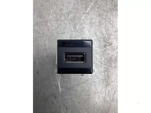 AUX/USB aansluiting-7986734 (19399680)
