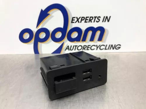 AUX/USB aansluiting-7987764 (18110271)
