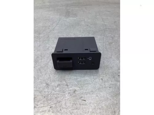 AUX/USB aansluiting-8061244 (19590705)