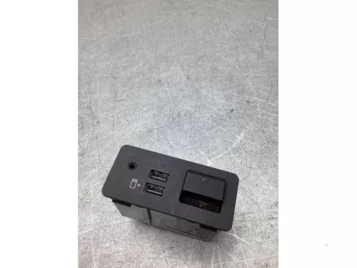 AUX/USB aansluiting-8198040 (22415639)