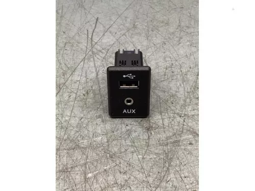 AUX/USB aansluiting-7434945 (17246237)