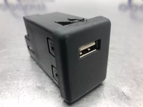 AUX/USB aansluiting-8160979 (20974933)