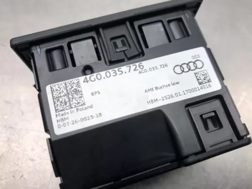 AUX/USB aansluiting-8203016 (21217740)