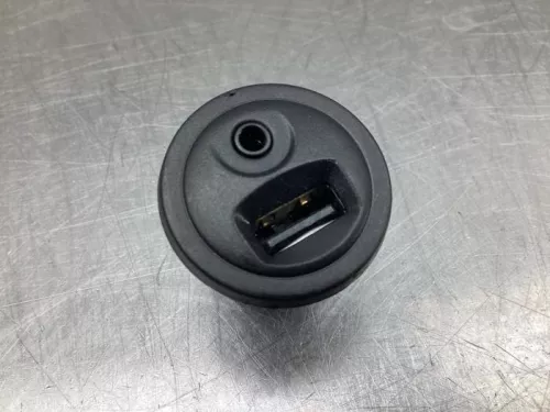 AUX/USB aansluiting-8027860 (18483262)