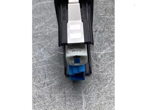AUX/USB aansluiting-8139105 (20321671)
