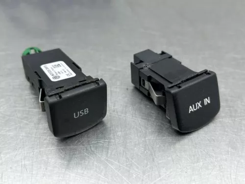 AUX/USB aansluiting-8269556 (22535923)