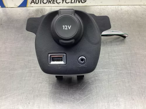 AUX/USB aansluiting-8069735