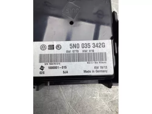 AUX/USB aansluiting-7976988 (18623348)