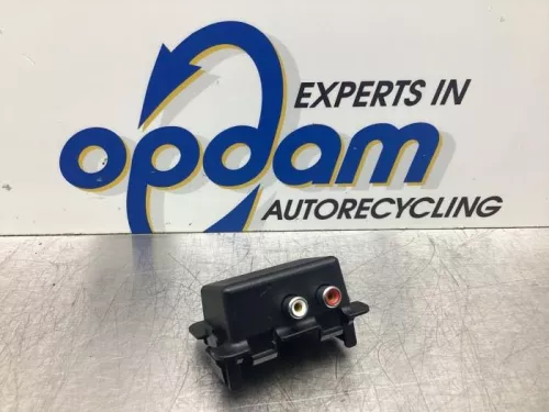 AUX/USB aansluiting-8048634