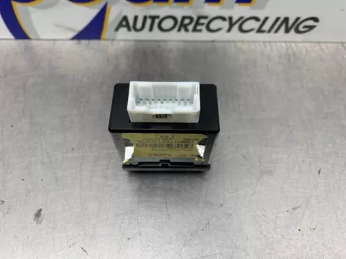 AUX/USB aansluiting-8280989 (21986473)