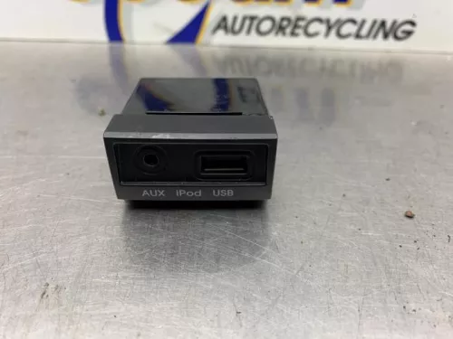 AUX/USB aansluiting-8280989