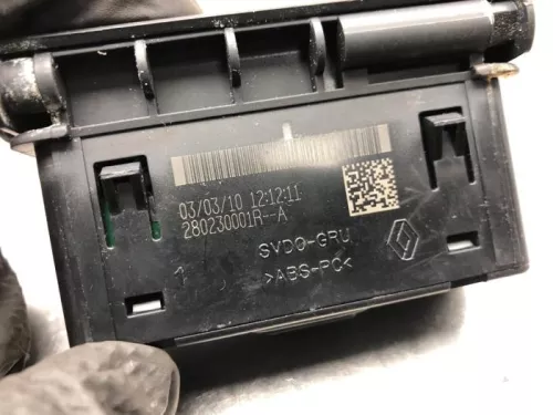 AUX/USB aansluiting-8242075 (21555317)