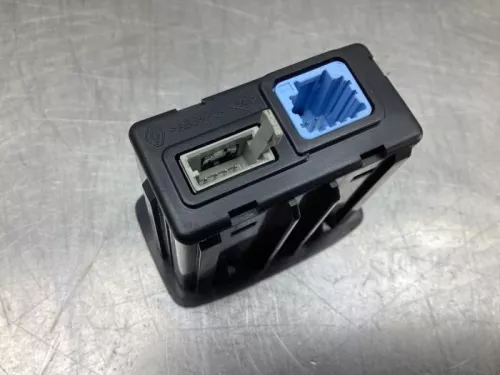 AUX/USB aansluiting-5597897 (18909476)