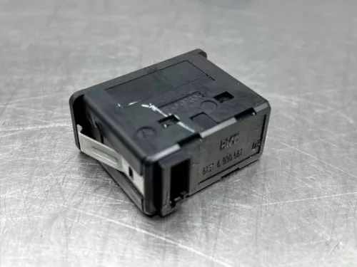 AUX/USB aansluiting-8217403 (21662957)