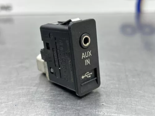 AUX/USB aansluiting-8118981 (21953527)