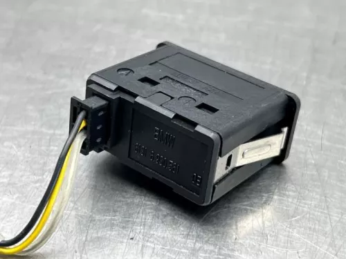 AUX/USB aansluiting-8263408 (22472841)
