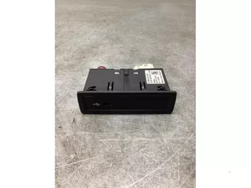 AUX/USB aansluiting-8227175 (21713523)